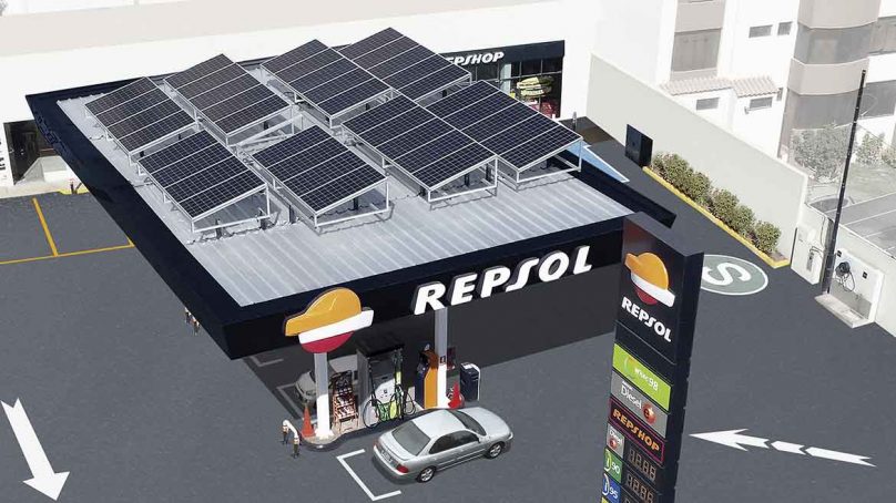 Repsol pone en operación primera estación de servicio que obtiene energía de paneles solares