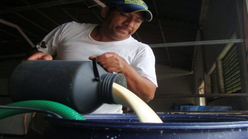 Miles y miles de litros se pierden en Venezuela por falta de electricidad