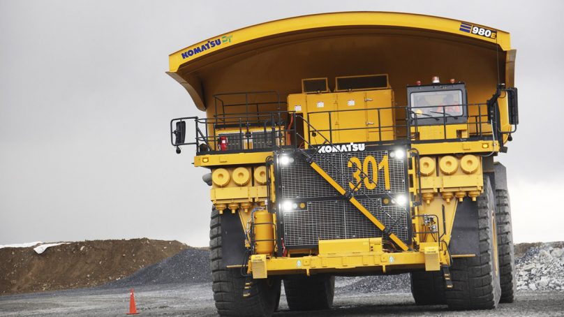Komatsu-Mitsui, primera compañía del sector en compensar su emisión de CO2 a través de «Vuela Neutral» de LATAM