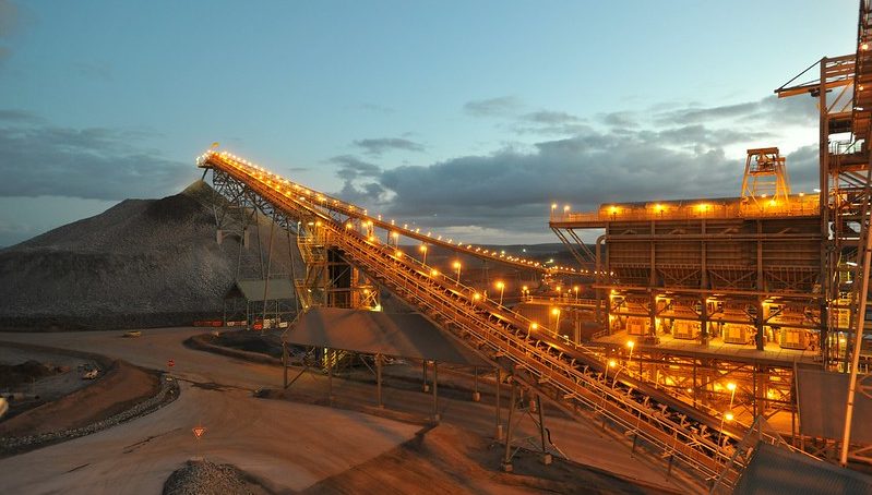 Newmont reporta históricas reservas de oro: 100 millones de onzas