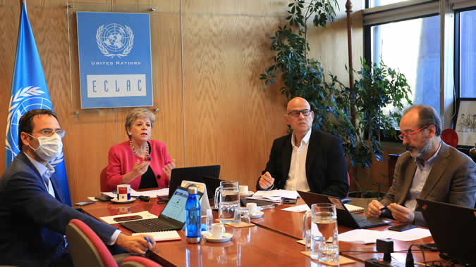 Cepal: «Necesitamos políticas universales y solidarias para evitar otra década perdida»