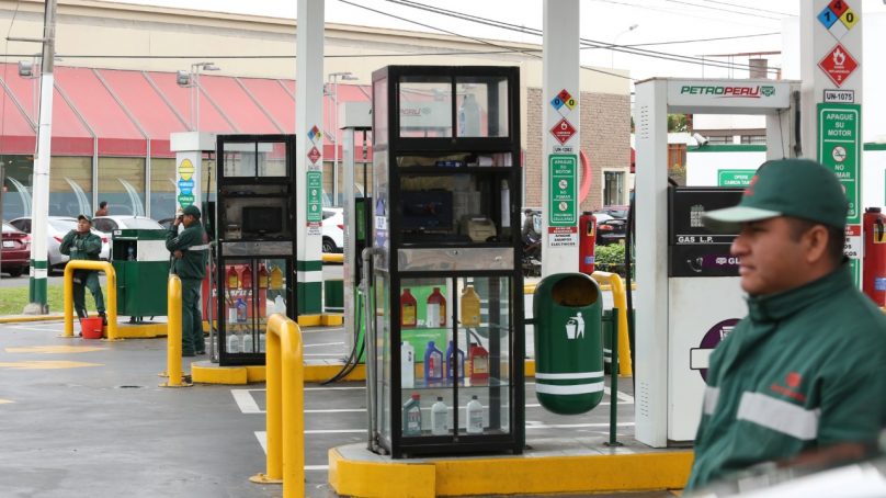 Petroperú traslada gradualmente reducción de precios internacionales de combustibles