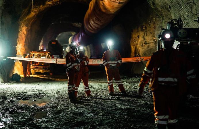 Estatal Codelco querella a actuales y exdirigentes sindicales por apropiación indebida de dinero