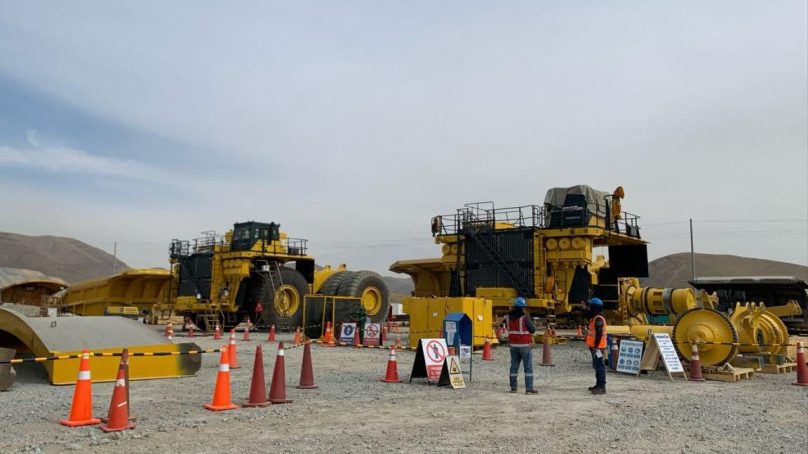 Cusco: Antapaccay arma dos camiones Komatsu 980E