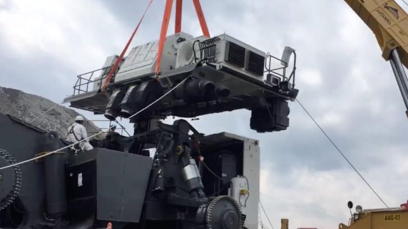 Montan superestructura en camiones Liebherr T 284 para Antamina, los primeros en Perú