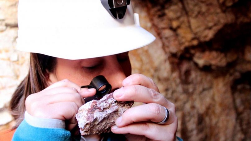 Geólogos descubren secretos para predecir existencia de depósitos de tierras raras