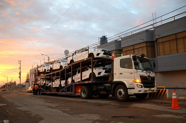 Quellaveco: Anglo American prefiere alquilarle camionetas 4×4 a empresa de comunidad campesina