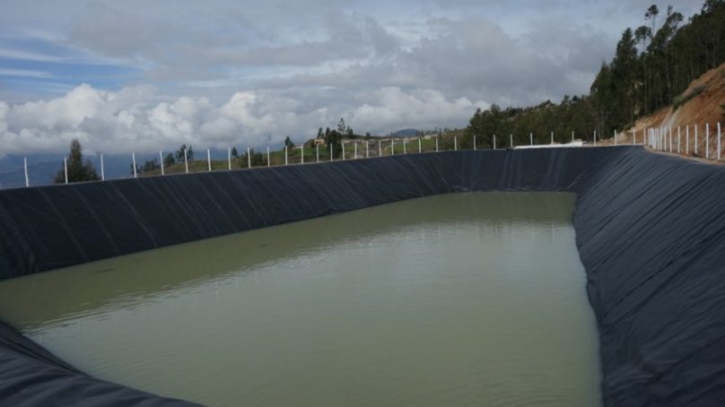 Cajamarca: Yanacocha mejora reservorios para almacenar 41,000 m3 de agua de riego para caseríos