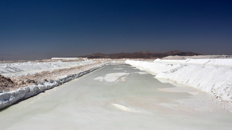 Chile invita a los inversionistas del mundo a potenciar su producción nacional de litio para competir con Australia y China