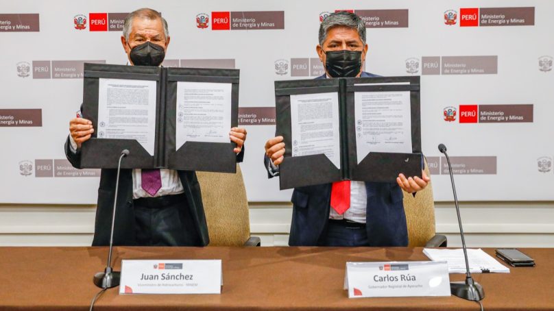 Minem suscribe convenio para impulsar masificación de gas natural en región Ayacucho
