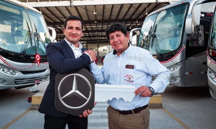 Las Bambas: empresa comunal Apu Llallawa adquiere buses Mercedes-Benz para brindar servicio de transporte de personal a minera
