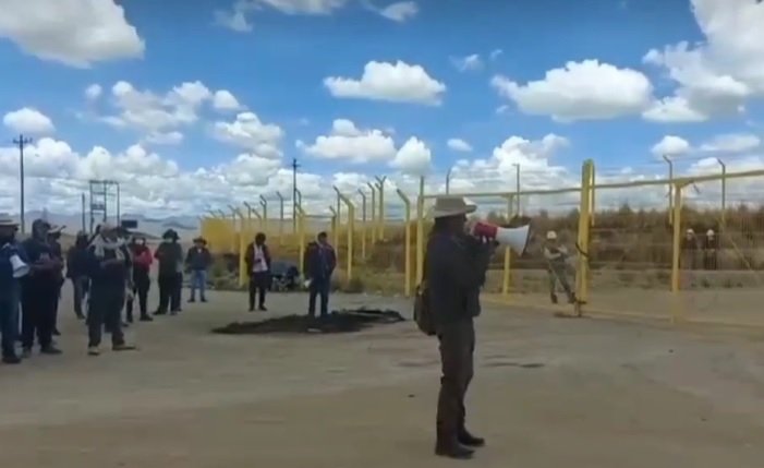 Antapaccay: sujetos prenden fuego a instalaciones de minera y piden que detenga sus operaciones porque «no generan trabajo»
